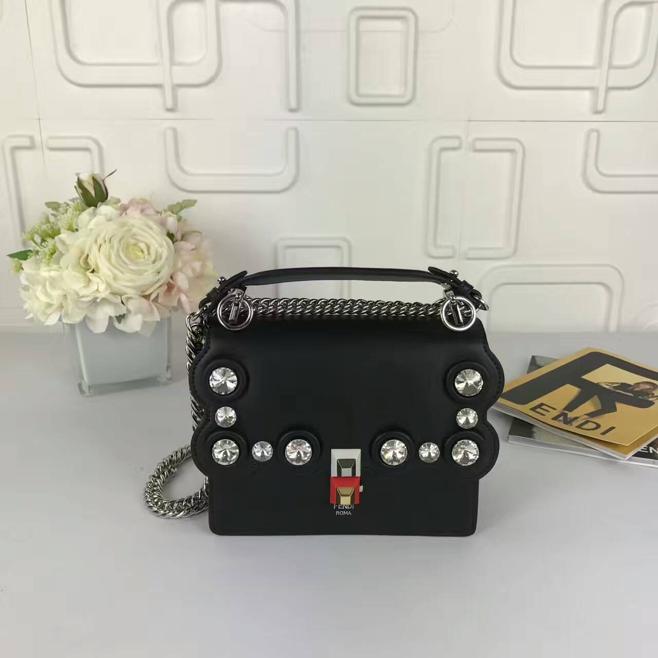 フェンディコピーバッグ 2024新作FENDI ラインストーン レトロな チェーンバッグ 2792-2