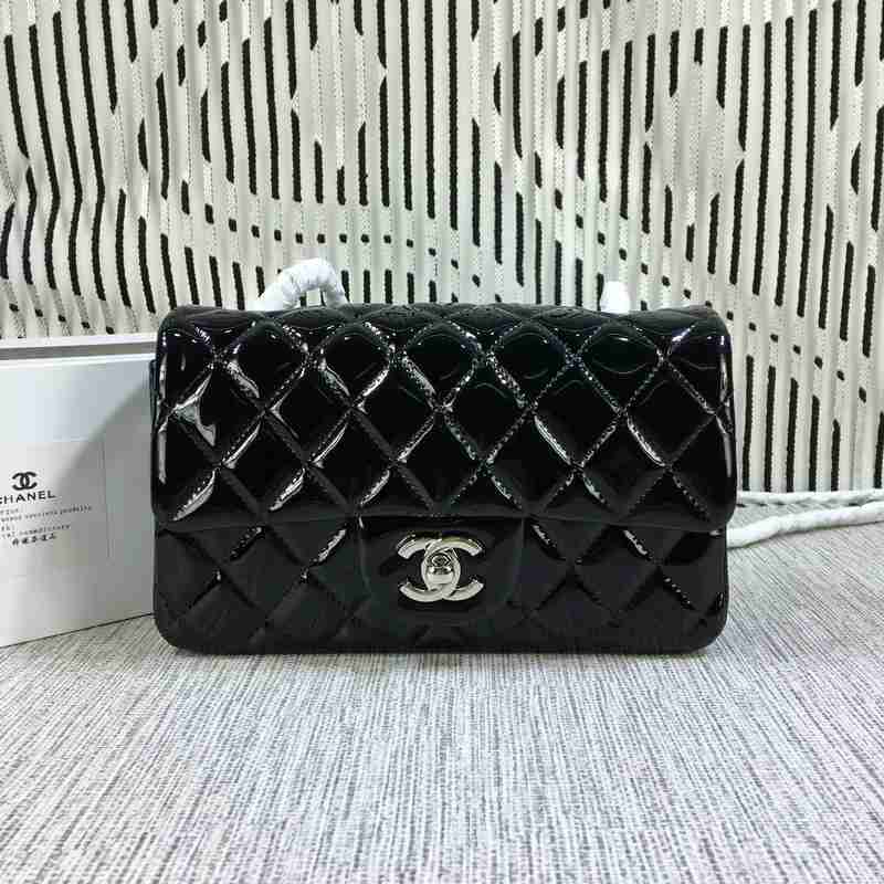 シャネルコピー バッグ CHANEL 2024春夏新品 エナメル レディース 光沢感 チェーンショルダーバッグ 611-5