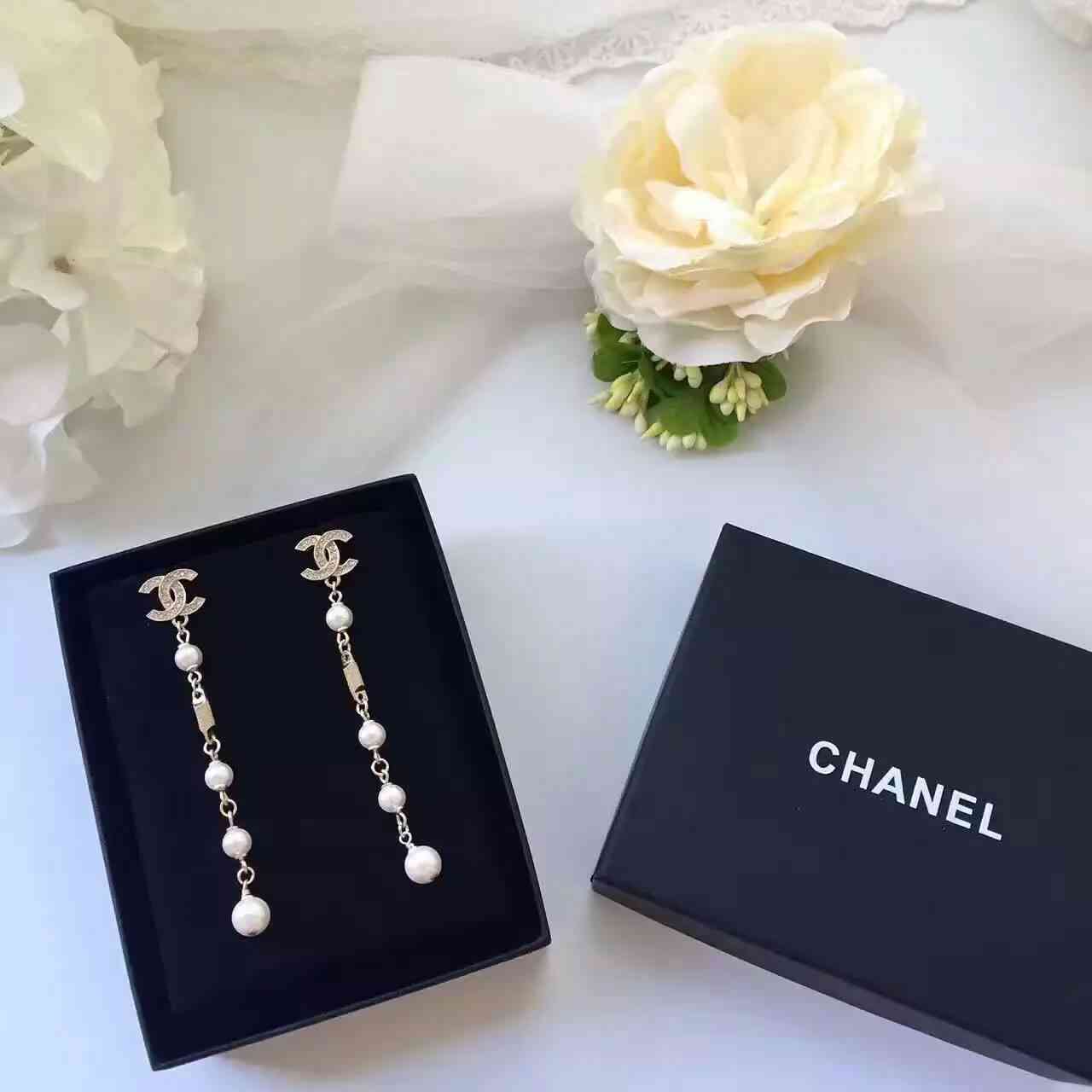 シャネルコピー ピアス CHANEL 2024秋冬新作 レディース 優雅なの品格が漂うおしゃれな ピアス chearrings160831-8