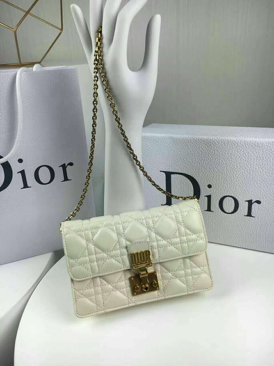 偽物ディオール バッグ DIOR 2024新作 ヴィンテージかぶせ式 チェーンハンドバッグ dr976-5