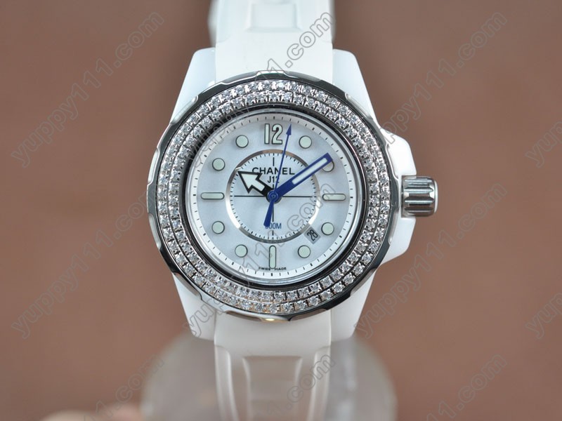 シャネルChanel J12 34.5mm White Ceramic RU/Diam White Swiss Ronda Quartzクオーツ