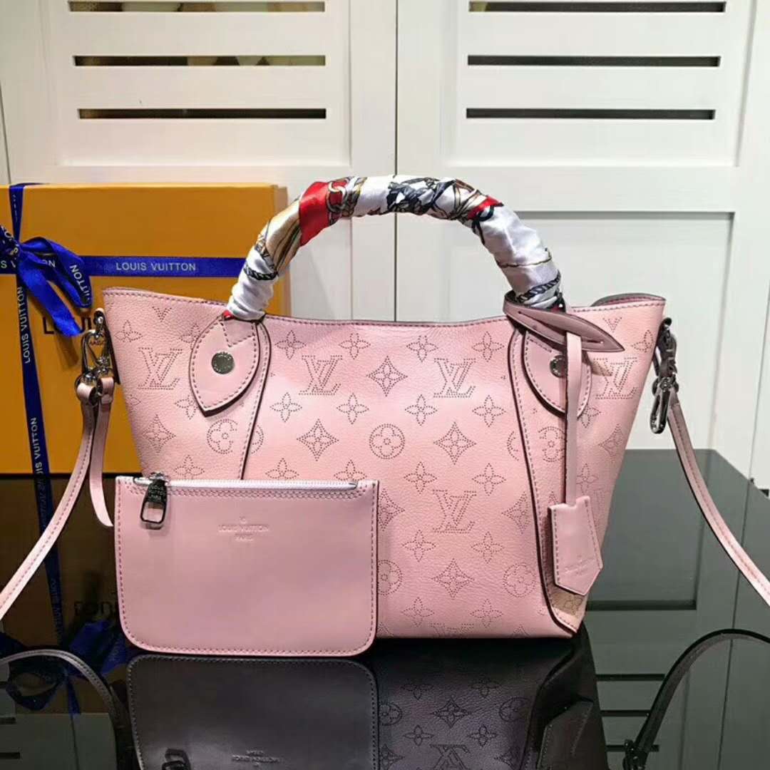 ルイヴィトンコピーバッグ LOUIS VUITTON 2024新作 ヒナ PM  M54353