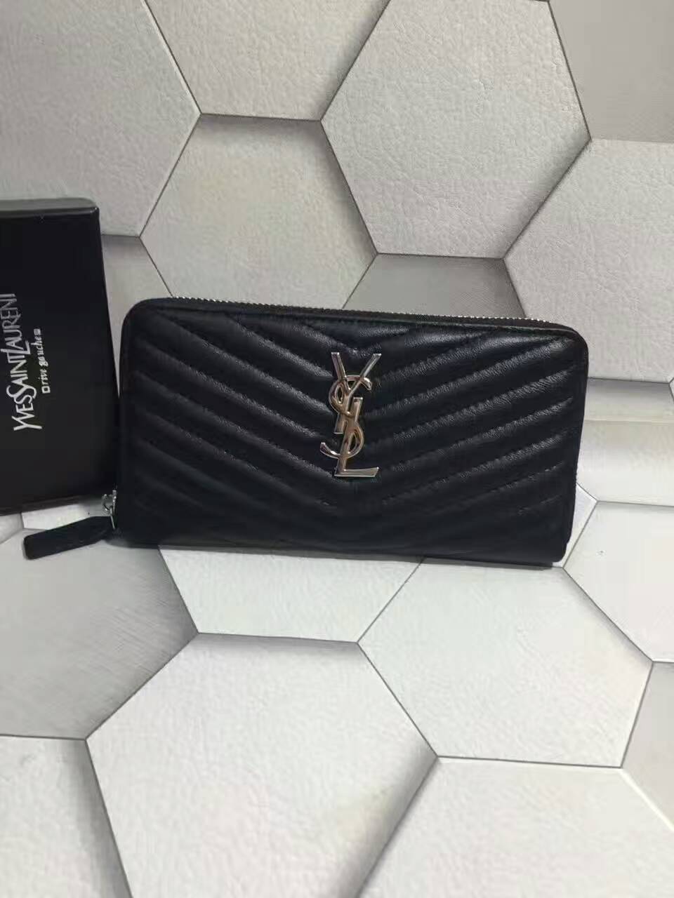 2017美品 サンローランコピー 財布 Yves Saint Laurent レディース ラウンドファスナー長財布 358094-4