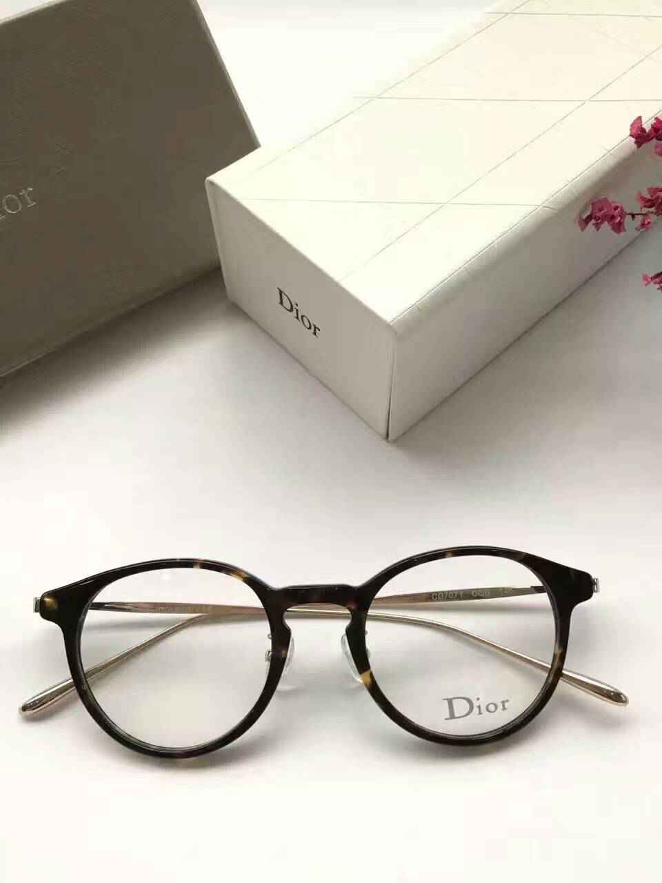 新品 ディオールコピー サングラス CHRISTIAN DIOR 2024秋冬新作 上質で UVカット サングラス drglass161030-2