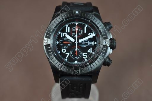 ブライトリングBreitling Blacksteel Limited Ed Super Avenger PVD/RU Blk 7750自動巻き