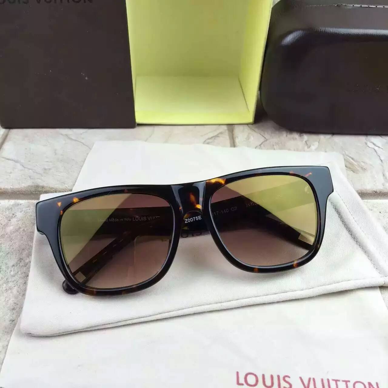 ルイヴィトンコピー サングラス 2024春夏新品 LOUIS VUITTON 日除け UVカット 眼鏡 lvglass16408-8