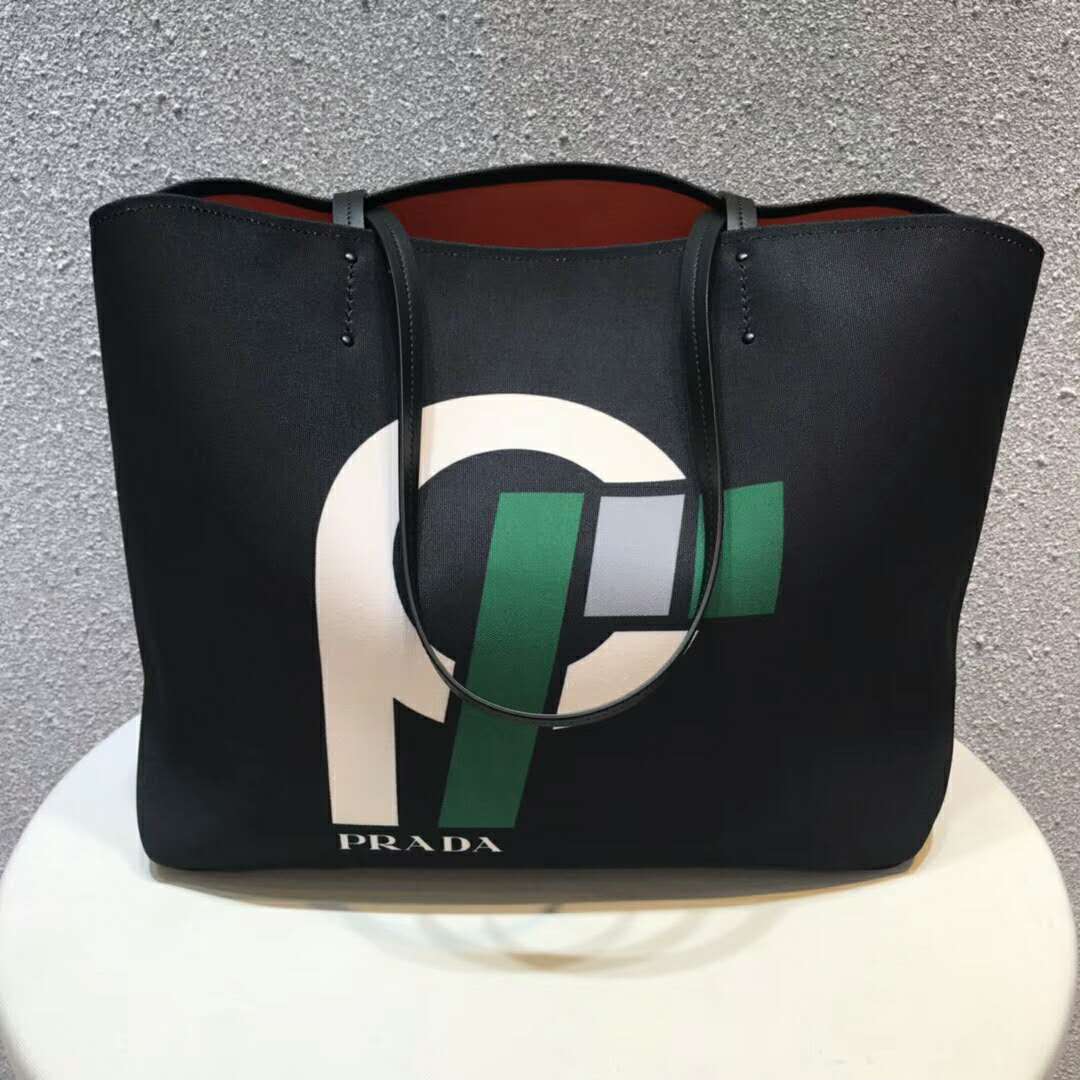 プラダコピー バッグ PRADA 2024新作 プリントキャンバス トートバッグ 1BG218