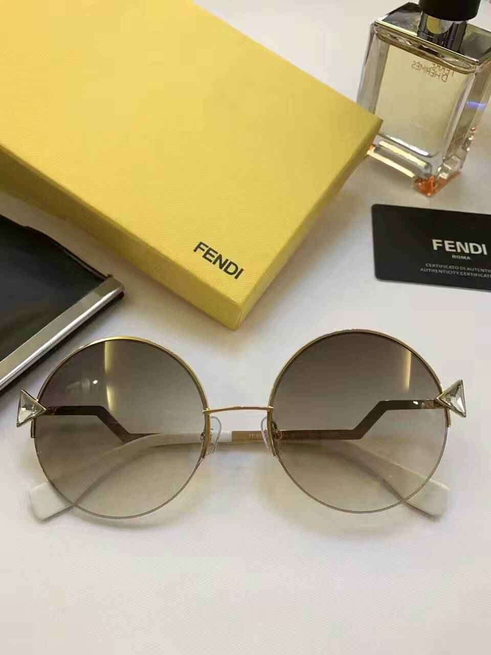 2024新品 フェンディコピー サングラス FENDI 多色可選 UVカット サングラス fdglass170116-4