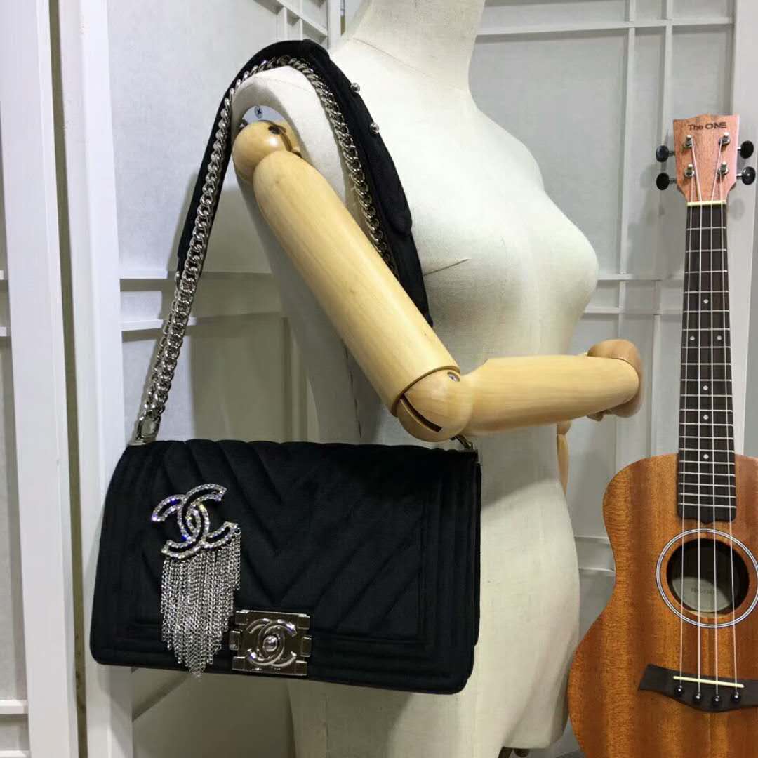 CHANEL 偽物シャネル バッグ 2024新作 ファッション 肩かけショルダーバッグ chb1011A-1