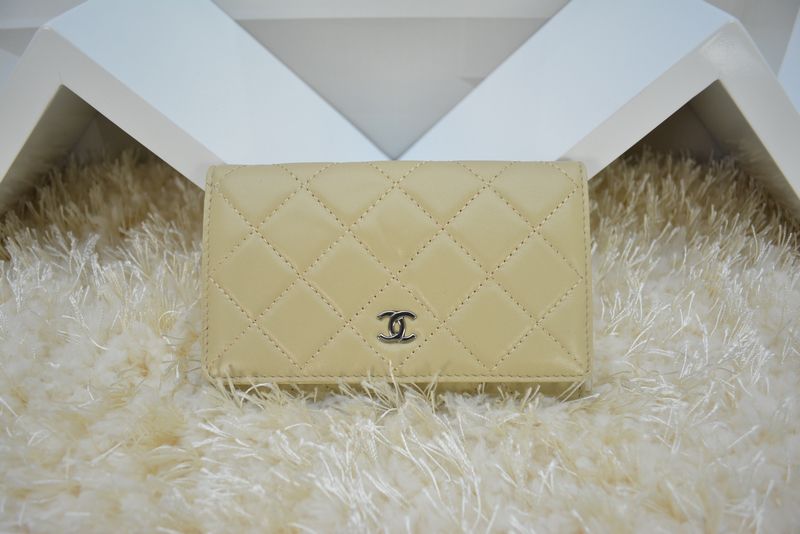 シャネルコピー 財布 2015秋冬新作 CHANEL 上質で レディース 三つ折財布 2594-4