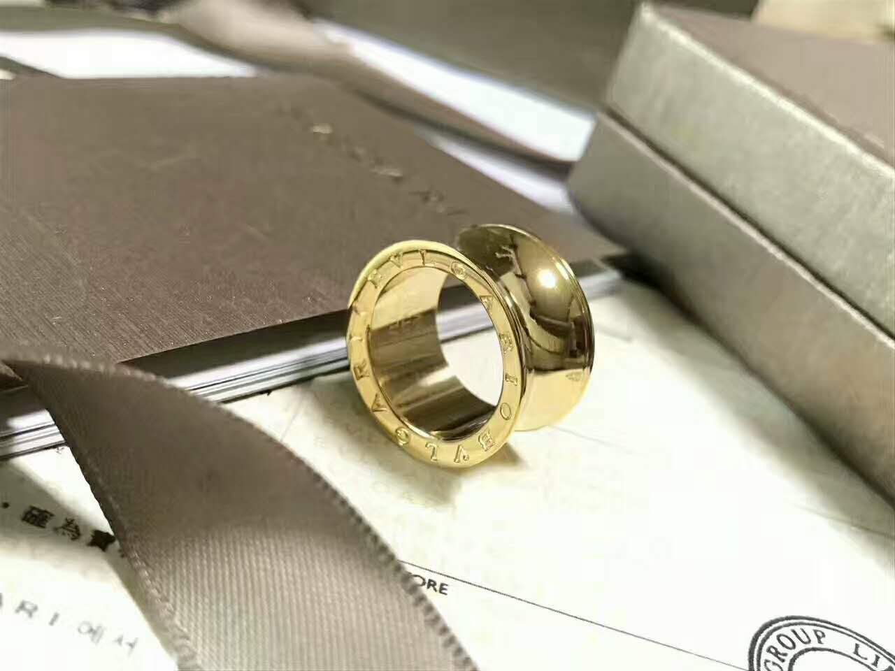 BVLGARI 偽物ブルガリ リング 2024新作 クラシック マルチカラー リング bvzh1780285-3
