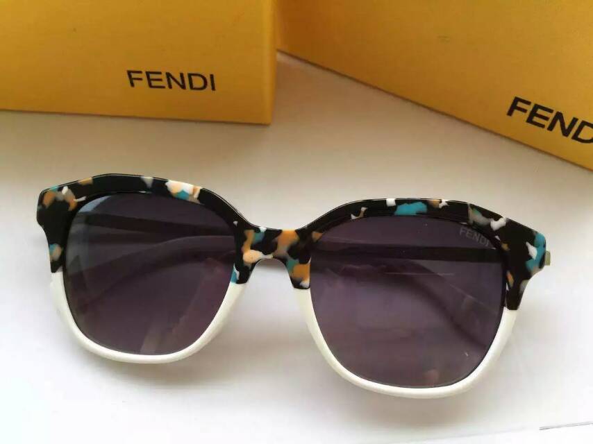 2024春夏新作 フェンディコピー サングラス FENDI レディース UVカット サングラス fdglass150713-3