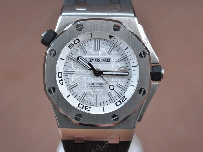 オーデマピゲRoyal Oak Offshore SS/RU White Swiss Eta 2836-2自動巻き