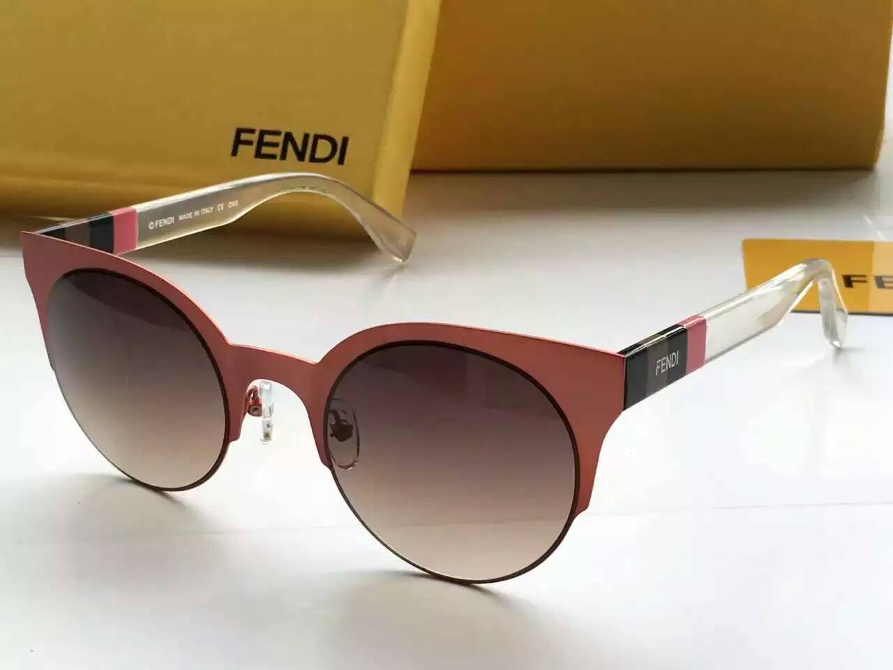 フェンディコピー サングラス 2024春夏新作 FENDI オシャレ UVカット サングラス fdglass160605-7