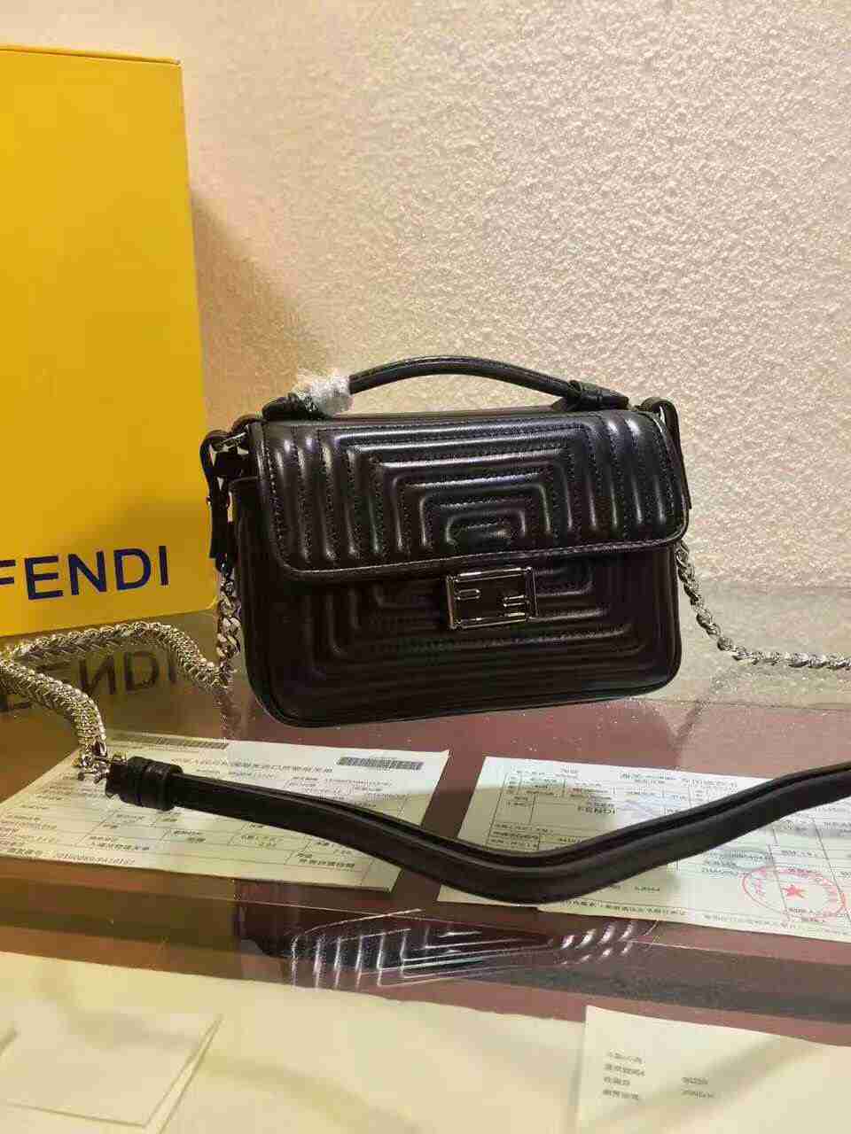 偽物フェンディ バッグ 2024新作FENDI スエード 斜め掛けショルダー付ボストンバッグ 2776-1