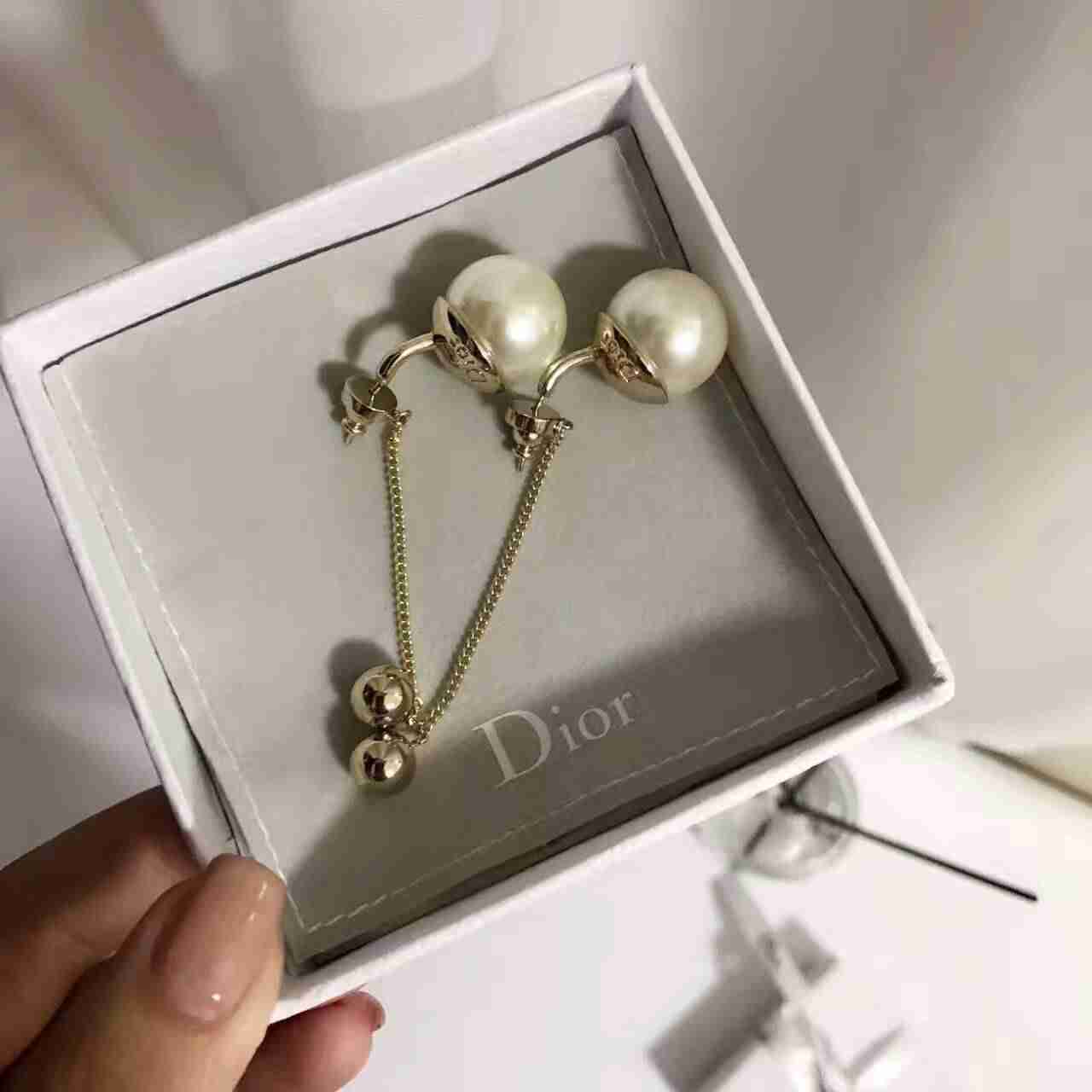 ディオールコピー ピアス DIOR 2024最新作 レディース 上質で 優雅な ピアス drearrings161124-10