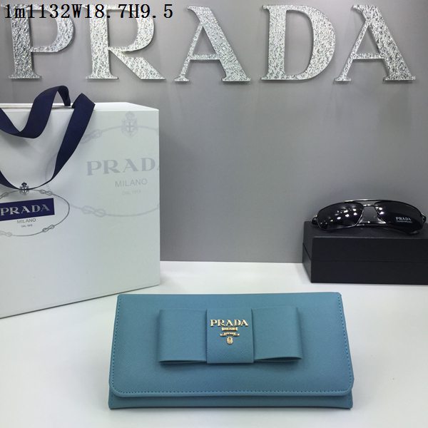 プラダコピー PRADA 2024春夏新作 上質で 魅力 レディース 二つ折り長財布 1M1132-53