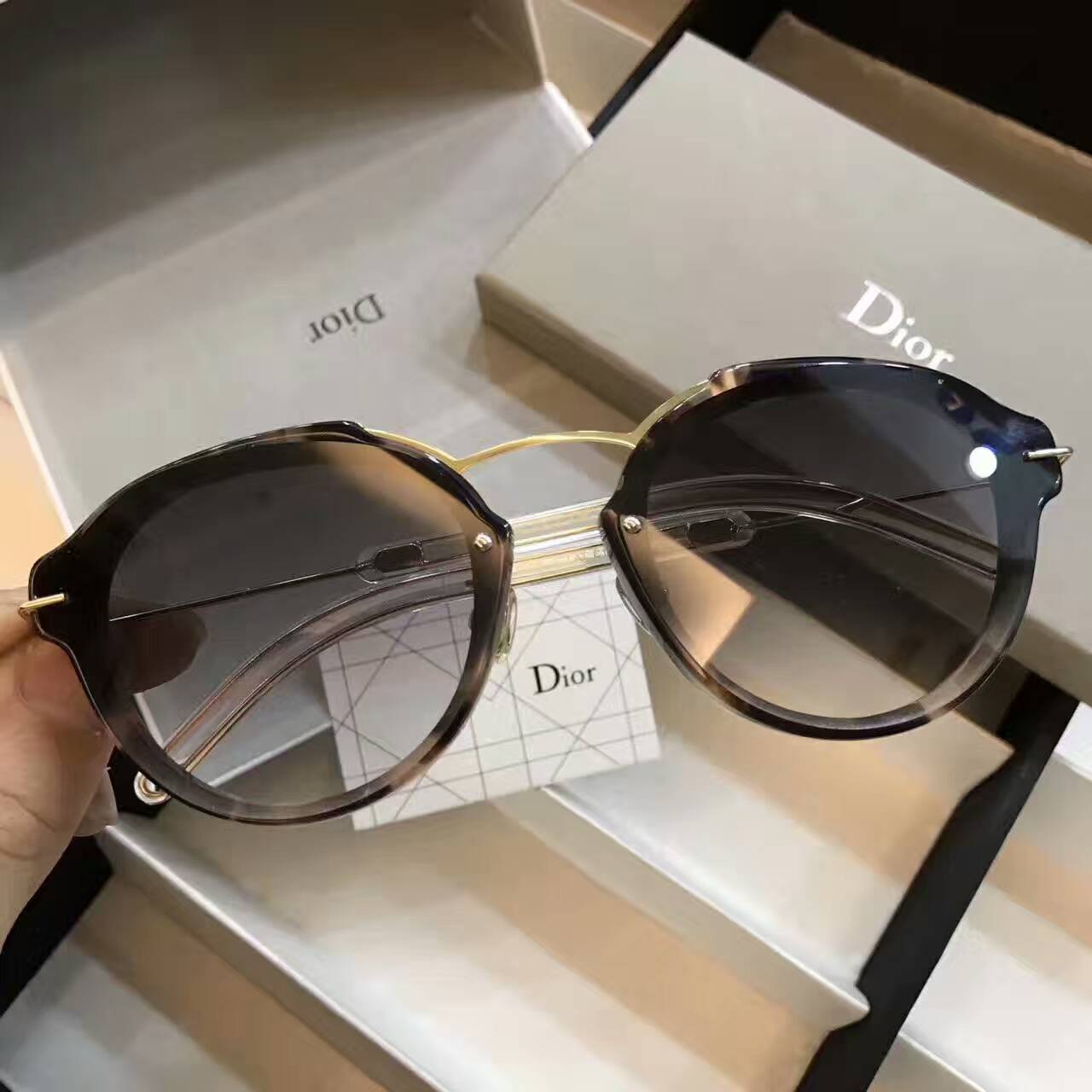 ディオールコピー サングラス CHRISTIAN DIOR 2024新作 高品質 ファッション サングラス drgs170401-15