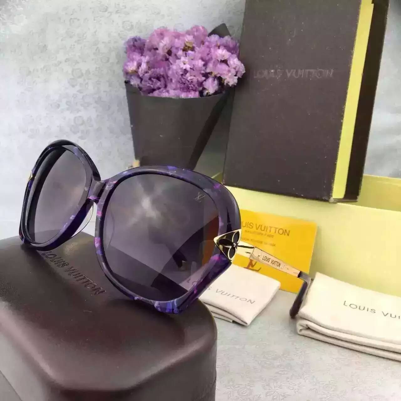 2024春夏新品 ルイヴィトンコピー サングラス 独特な魅力 LOUIS VUITTON 日除け UVカット 眼鏡 lvglass160606-7