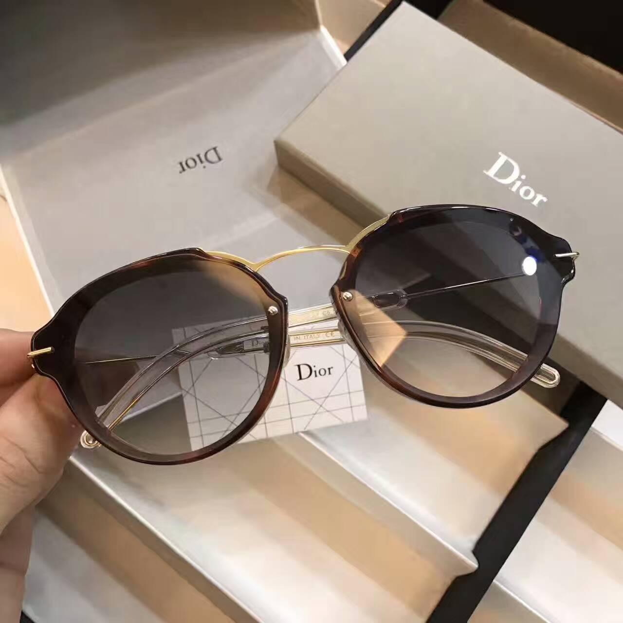 ディオールコピー サングラス CHRISTIAN DIOR 2024新作 高品質 ファッション サングラス drgs170401-8