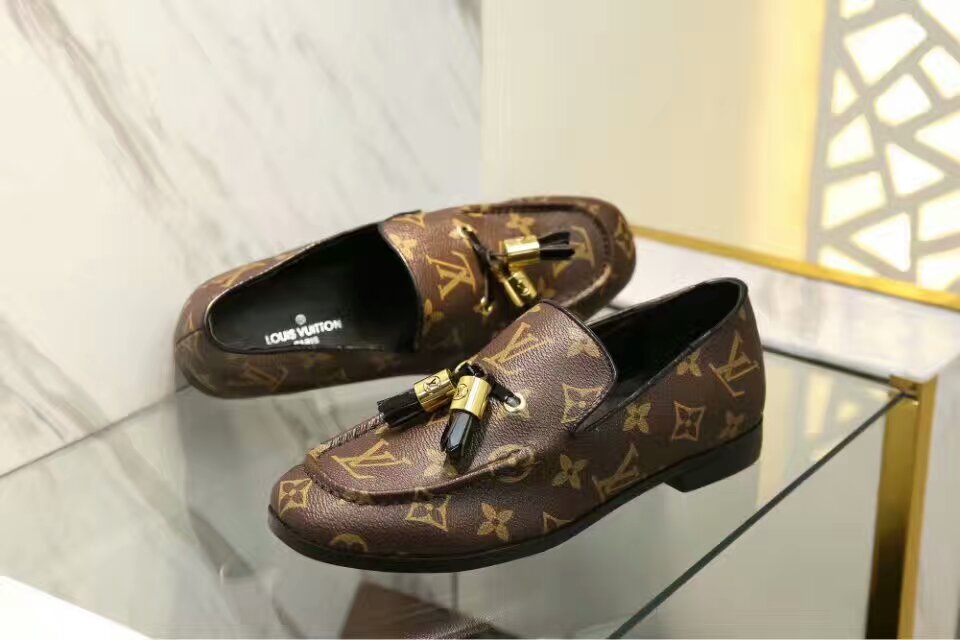 偽物ルイヴィトン 靴 2024新作Louis Vuitton 高品質 カジュアルシューズ lvx1773124-5