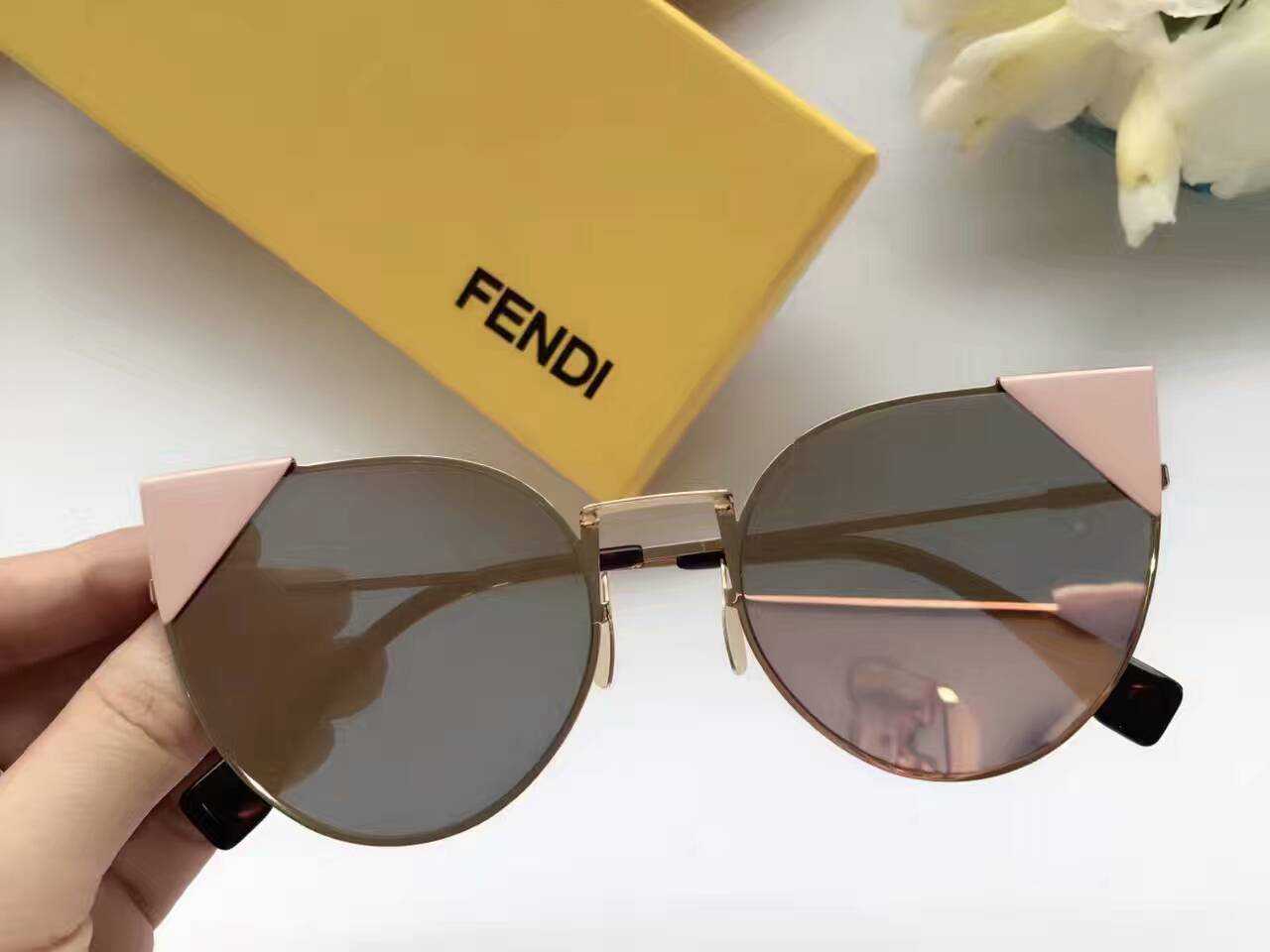 フェンディコピー サングラス FENDI 2024秋冬新作 上質で UVカット サングラス fdglass161029-7