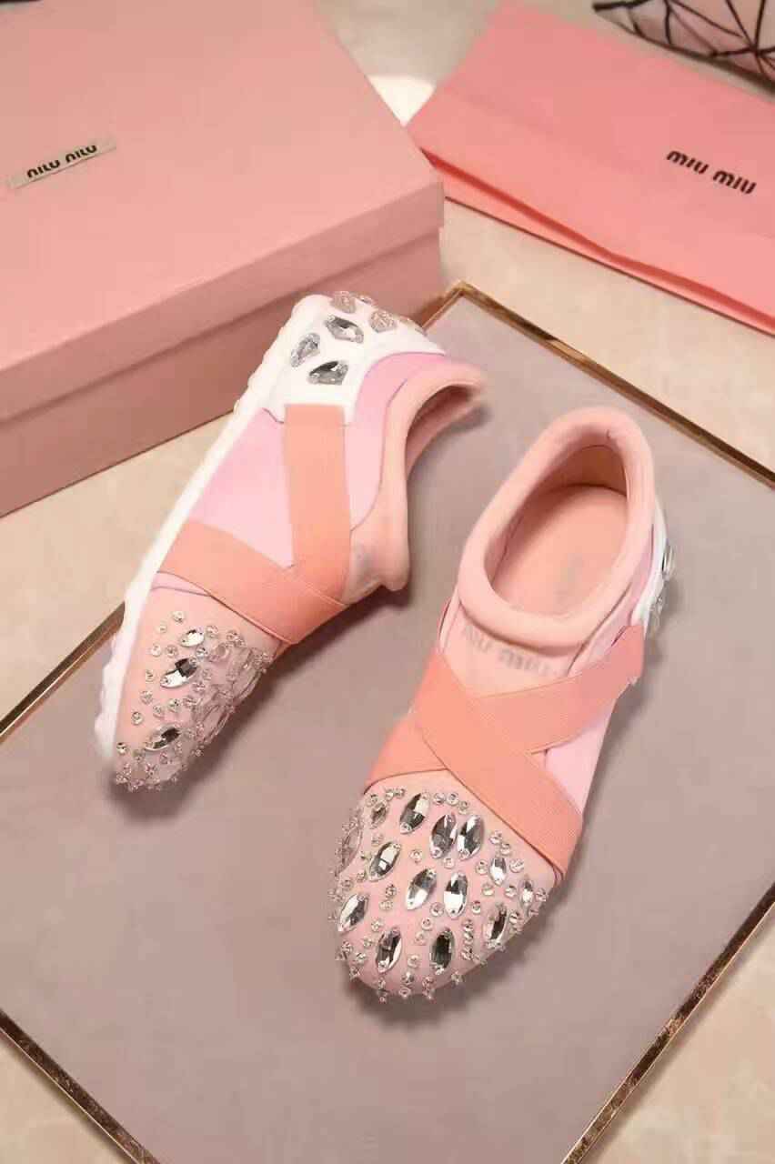 ミュウミュウコピー 靴 2024秋冬新作 MIUMIU レディース 独特な魅力 スニーカー miushoes161113-1