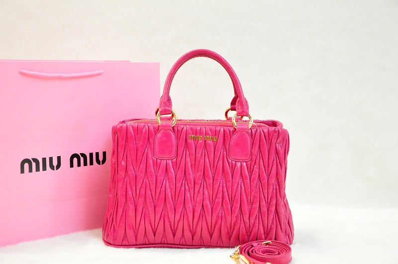 ミュウミュウコピー バッグ MIUMIU 2014新作 ペオニアピンク 2way レディース 型押しクロコ ショルダー付 ハンドバッグ 0803-4