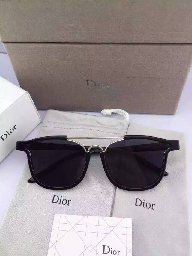 ディオールコピー サングラス 2024春夏新作 CHRISTIAN DIOR レディース UVカット 眼鏡 drglass150726-4