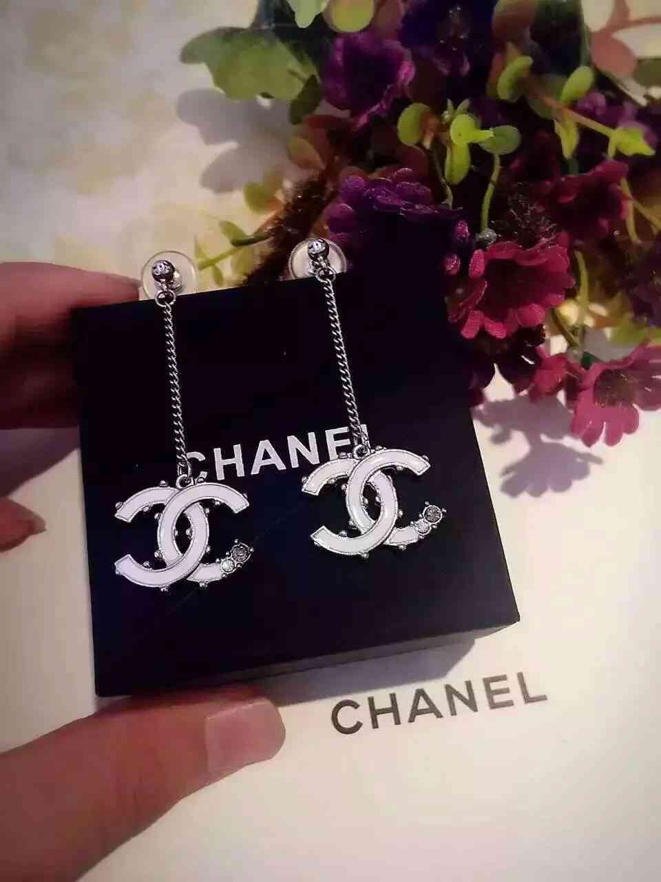 シャネルコピー ピアス CHANEL 2024秋冬新品 レディース 独特な魅力 ピアス chearrings160909-17