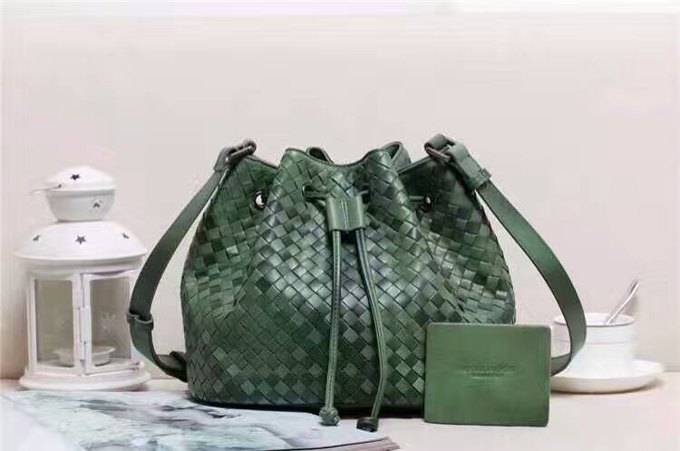 2024新作 ボッテガヴェネタコピー バッグ BOTTEGA VENETA  スエード 編み込み 斜め掛けショルダーバッグ bvb7654-2