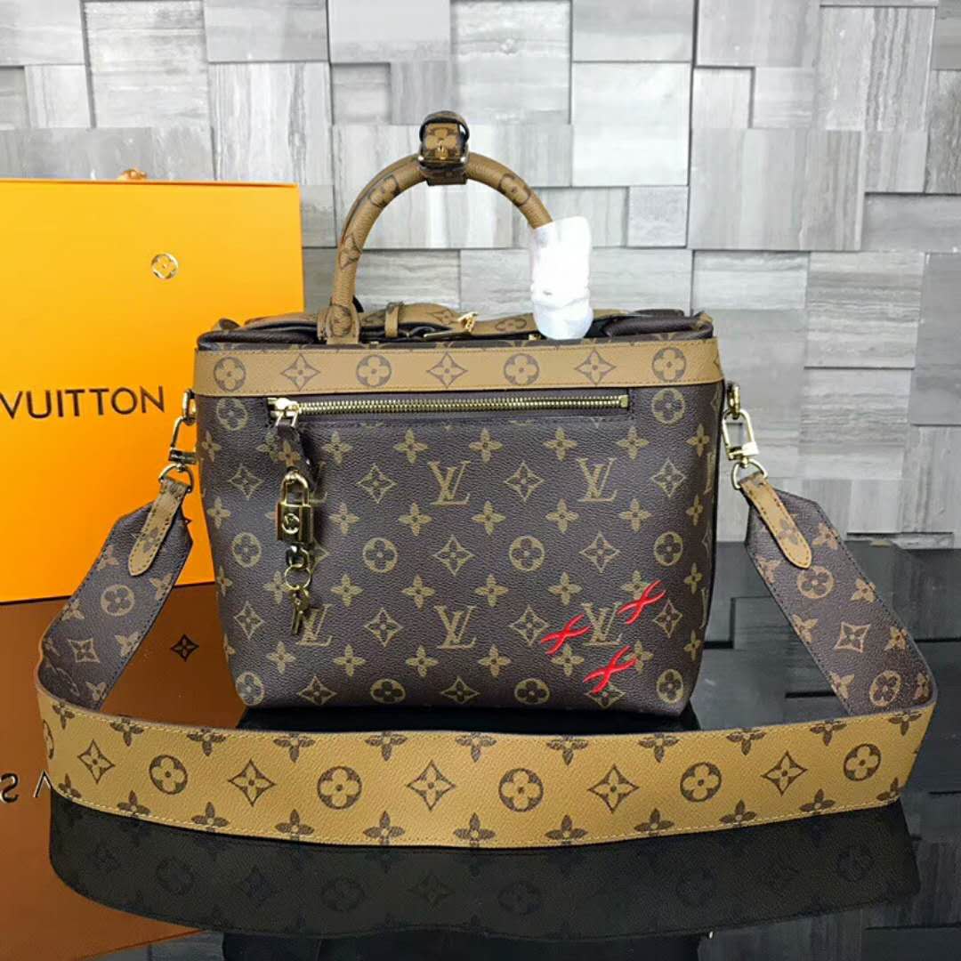 ルイヴィトンコピー バッグ LOUIS VUITTON 2024新作 ショルダーバッグ M52008