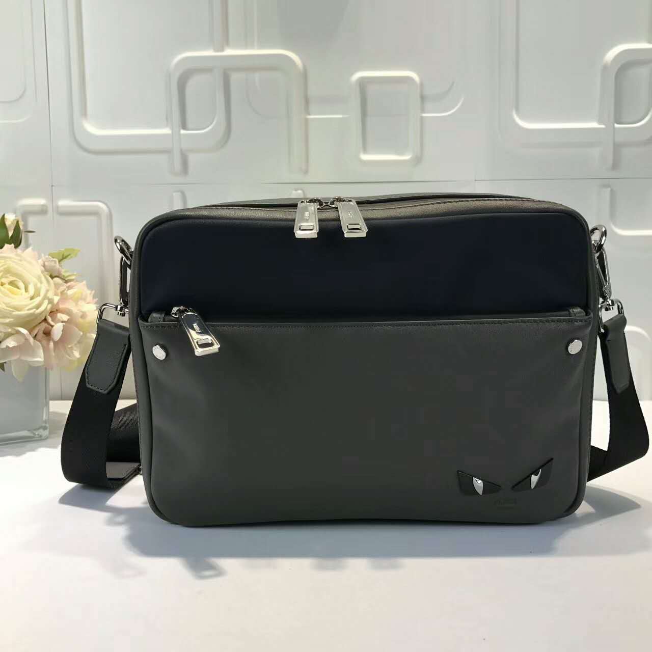 FENDI 偽物フェンディ バッグ 2024新作 メンズ シンプル ナイロン カジュアルバッグ fdb2812-2