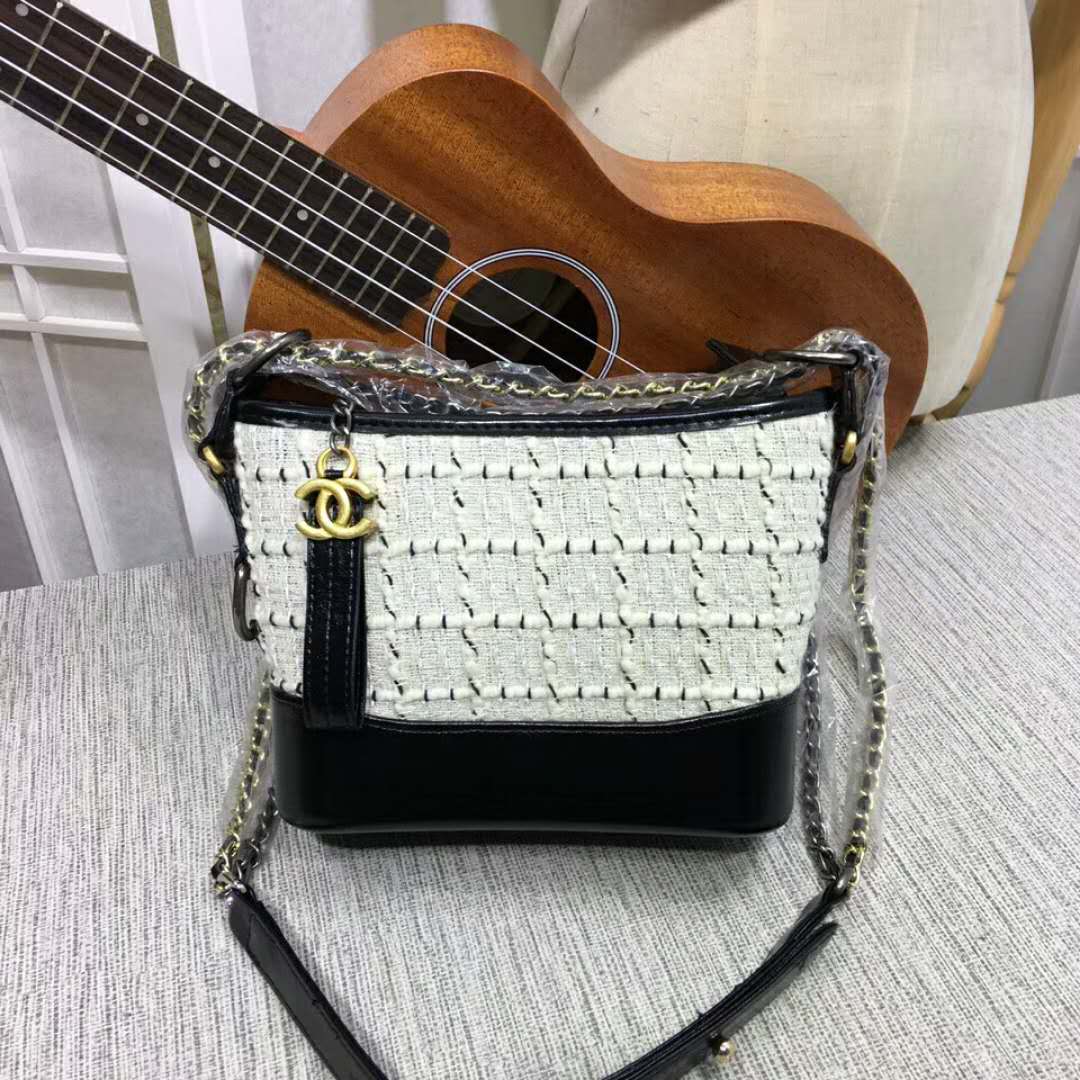 シャネルコピー バッグ 2024新作CHANEL オシャレ 斜め掛けショルダーバッグ chb6684A