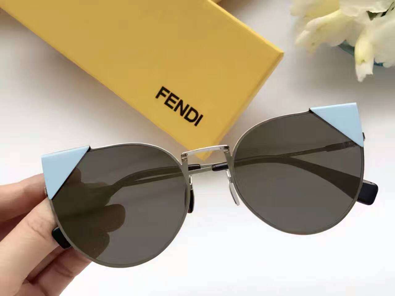 フェンディコピー サングラス FENDI 2024秋冬新作 上質で UVカット サングラス fdglass161029-6