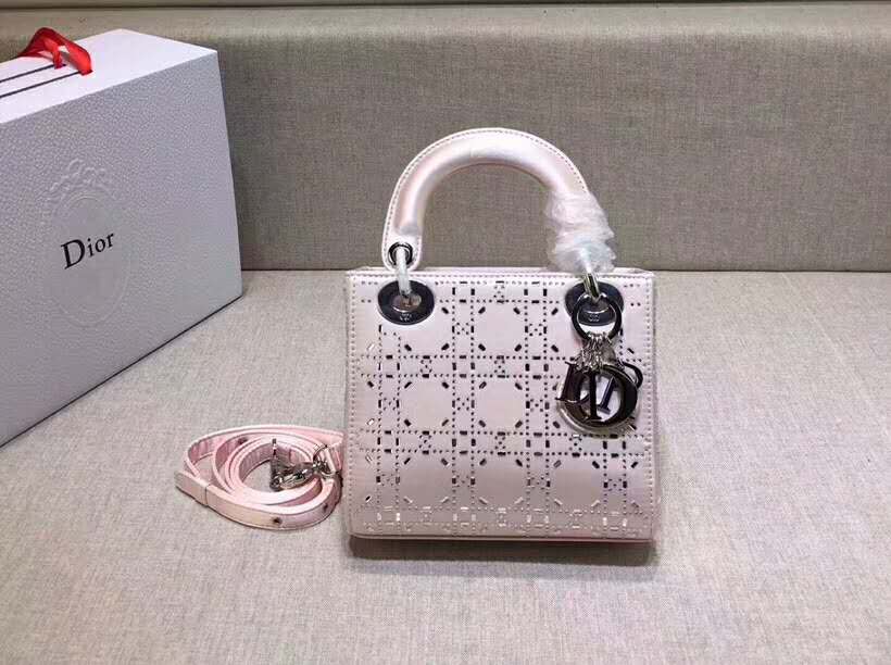 ディオールコピー バッグ 2024新作 DIOR ラインストーンの刺繍 ミニバッグ M0500PRTC