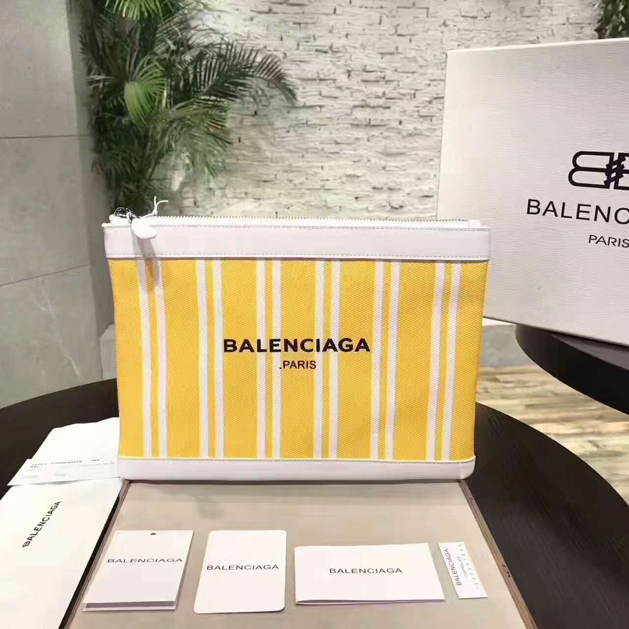 偽物バレンシアガ バッグ 2024新作BALENCIAGA キャンバスxボックスカーフ セカンドバッグ bg17814-4