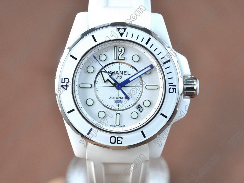 シャネルChanel J12 (Best version)White Ceramic RU/White Swiss Eta 2824-2自動巻き