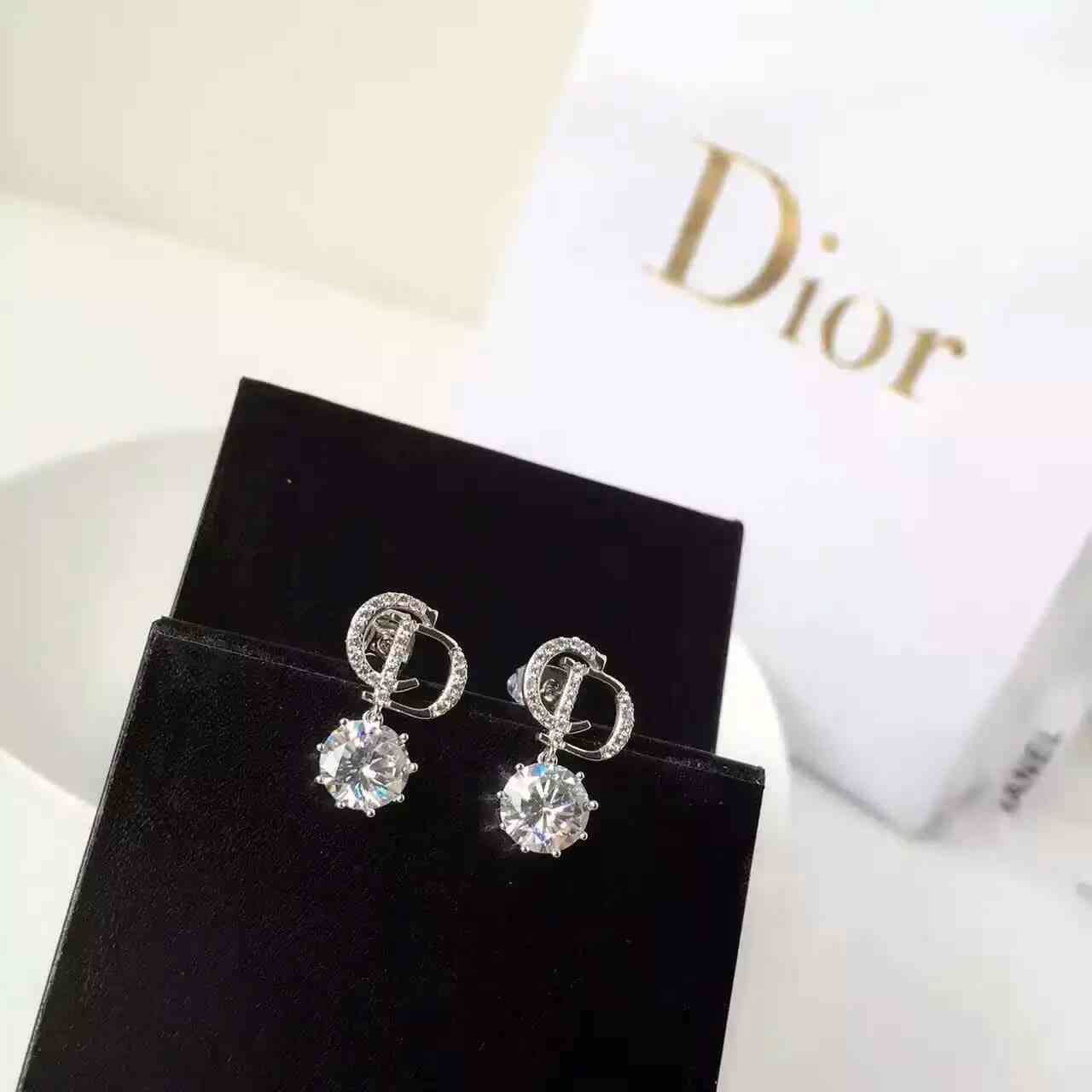 ディオールコピー ピアス DIOR 2024最新作 レディース 上質で 優雅な ピアス drearrings161124-18