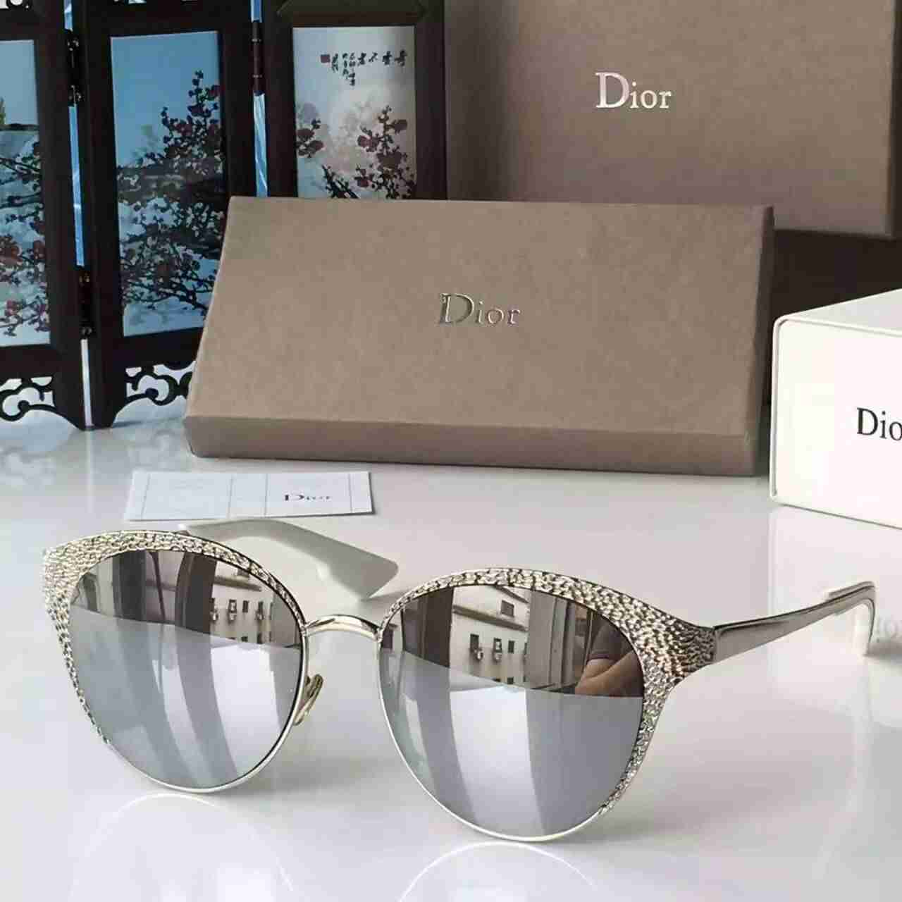 ディオールコピー サングラス 2024秋冬新作 CHRISTIAN DIOR 独特な魅力 UVカット サングラス drglass160906-8