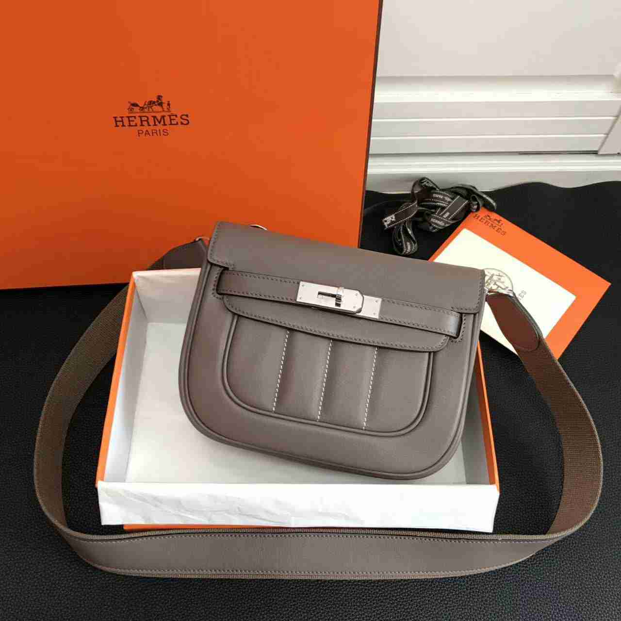 HERMES エルメスコピー バッグ 2024新作 マルチカラー 斜め掛けショルダーバッグ hbag20850-7