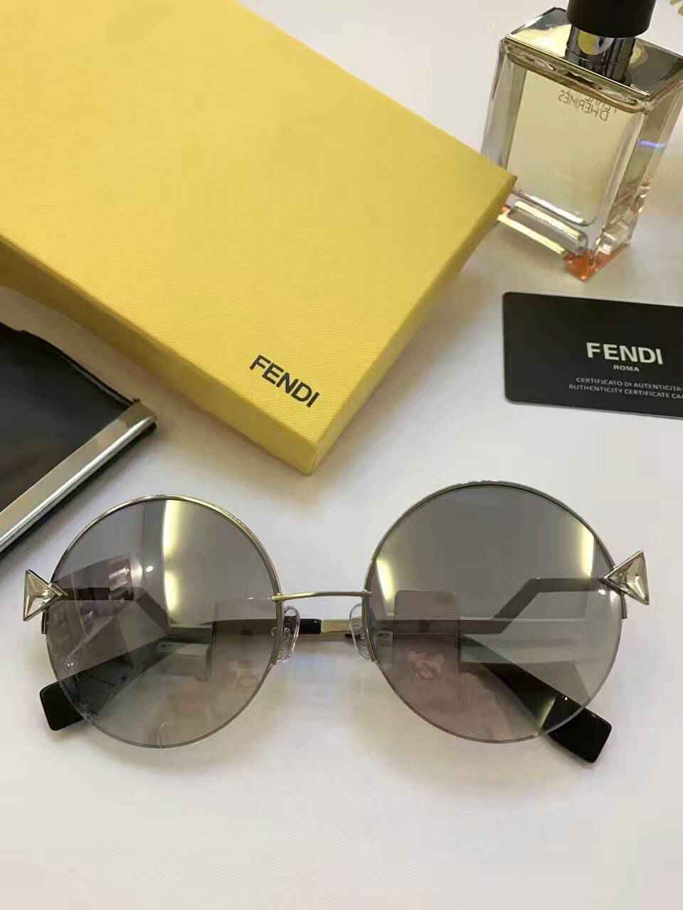 2024新品 フェンディコピー サングラス FENDI 多色可選 UVカット サングラス fdglass170116-3