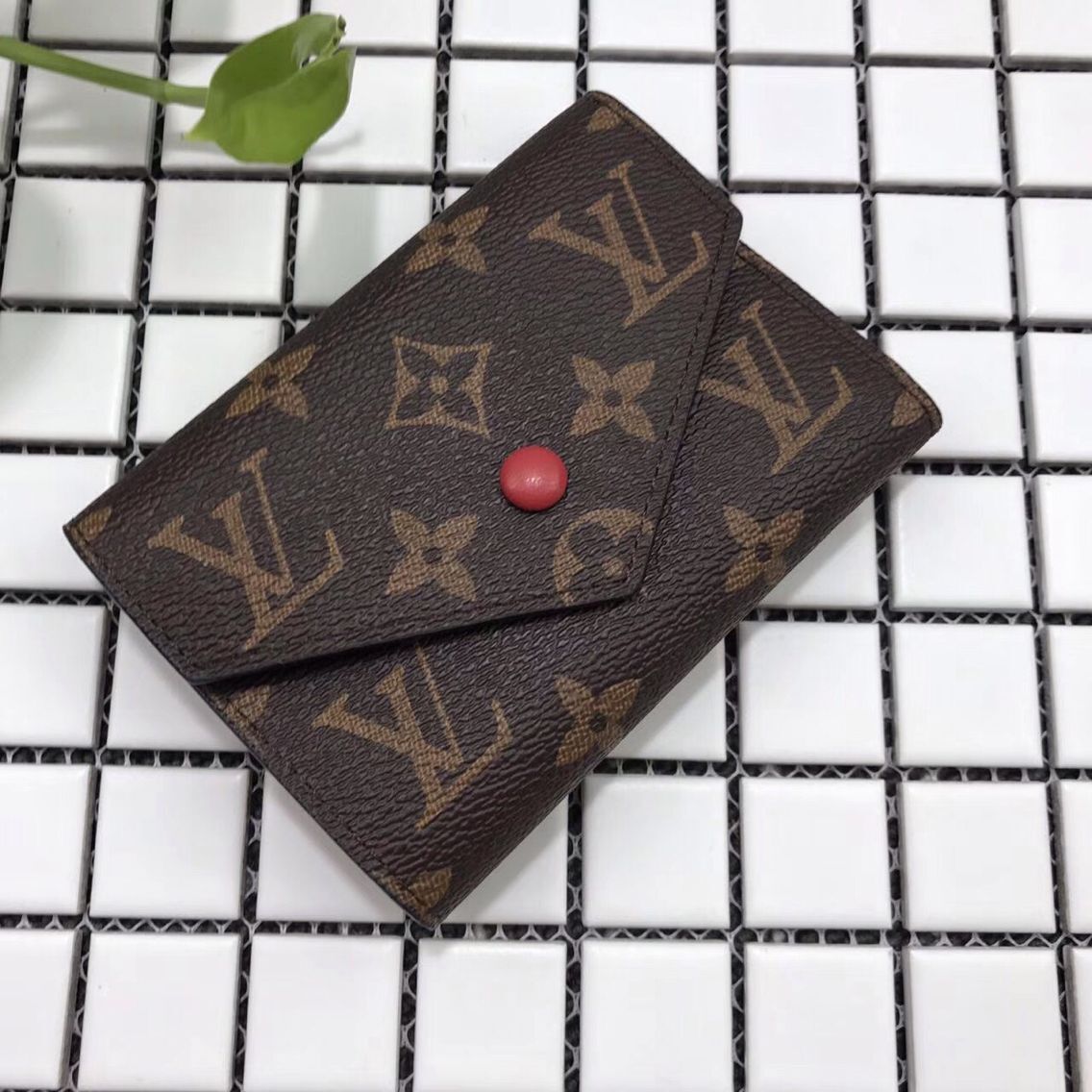 ルイヴィトンコピー 財布 2024春夏新作 LOUIS VUITTON 新品 レディース 三つ折財布 コインケース 41938-2