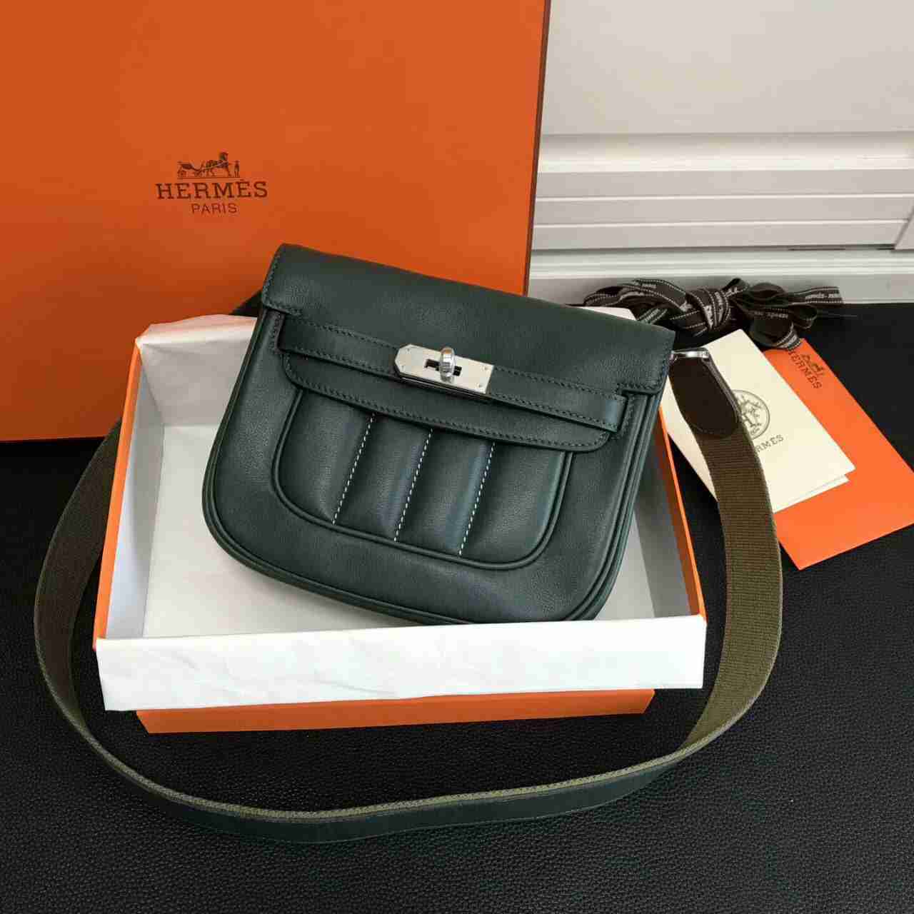 HERMES エルメスコピー バッグ 2024新作 マルチカラー 斜め掛けショルダーバッグ hbag20850-1