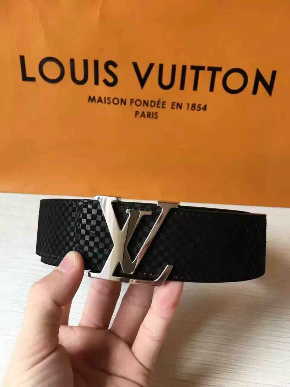 ルイヴィトンコピー ベルト LOUIS VUITTON 2024新品 本革 高品質 ベルト ヴィトン ベルト lvbelt1611120-26