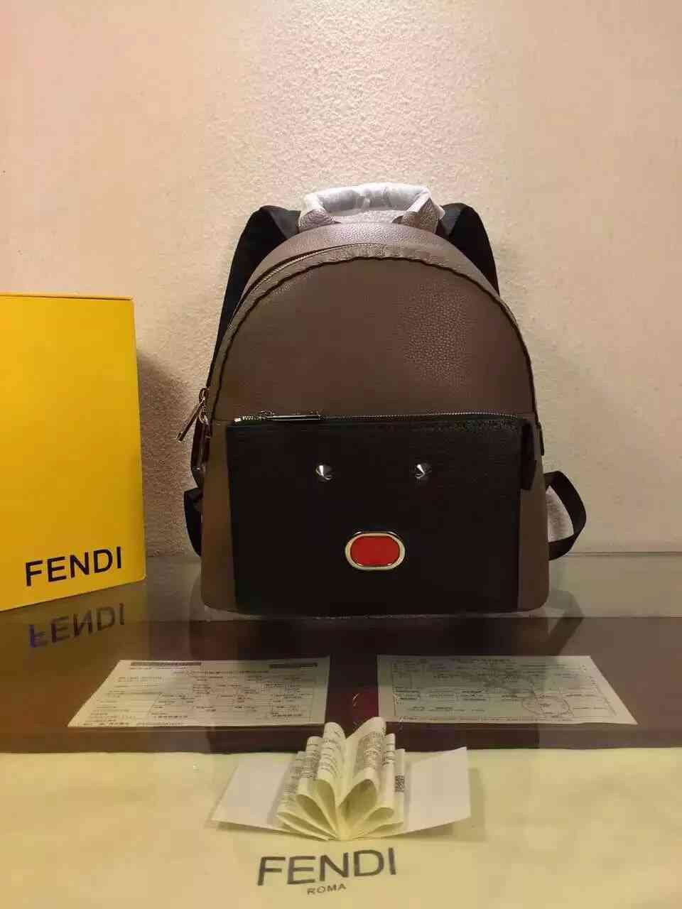 フェンディコピーバッグ 2024秋冬新作 FENDI オシャレ 流行の両肩バッグ リュックサック fdbag160904-4