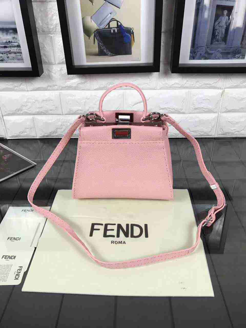 偽物フェンディ FENDI 2024新作 クラシック レディース ショルダー付ボストンバッグ fdbag2783-1