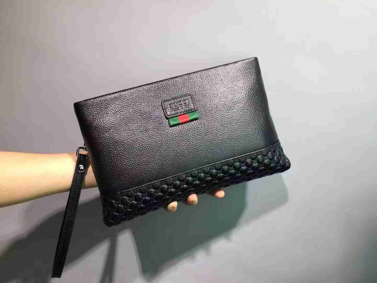 グッチコピー バッグ GUCCI 2024新作 高品質 紳士の品格が漂うおしゃれなセカンドバッグ メンズ ポーチ guccisb161226-3