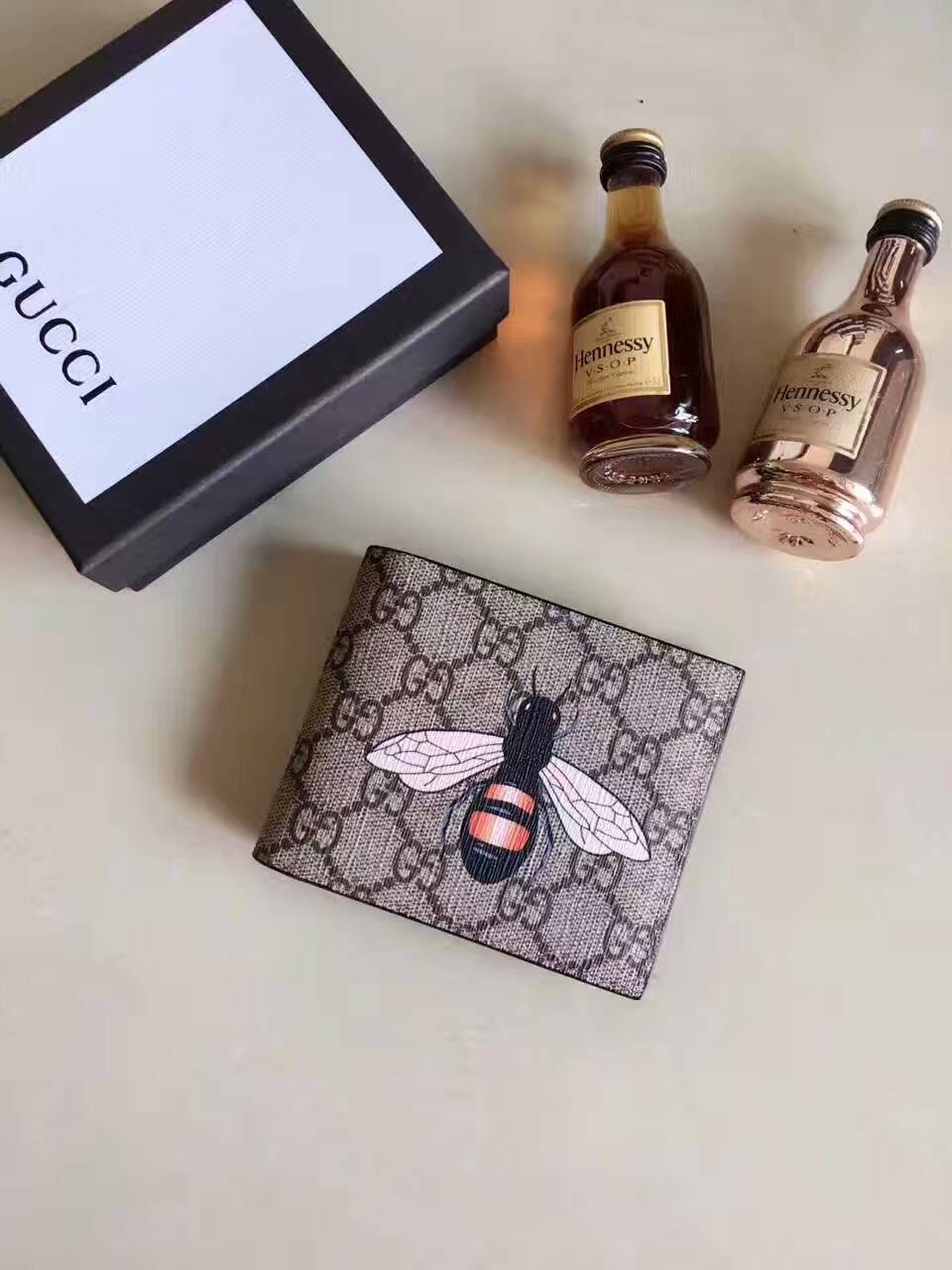 グッチコピー 財布 2024新作GUCCI メンズ 2ツオリコゼニ 小銭入れ 451268-1