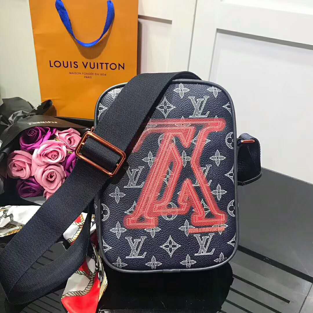 ルイヴィトンコピーバッグ LOUIS VUITTON 2024新作 ダヌーヴ PM M43678